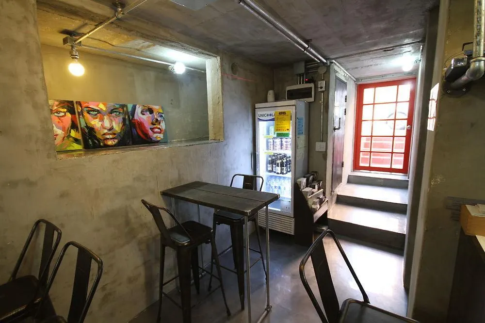 Time Travelers Party Hostel In Hongdae Soul