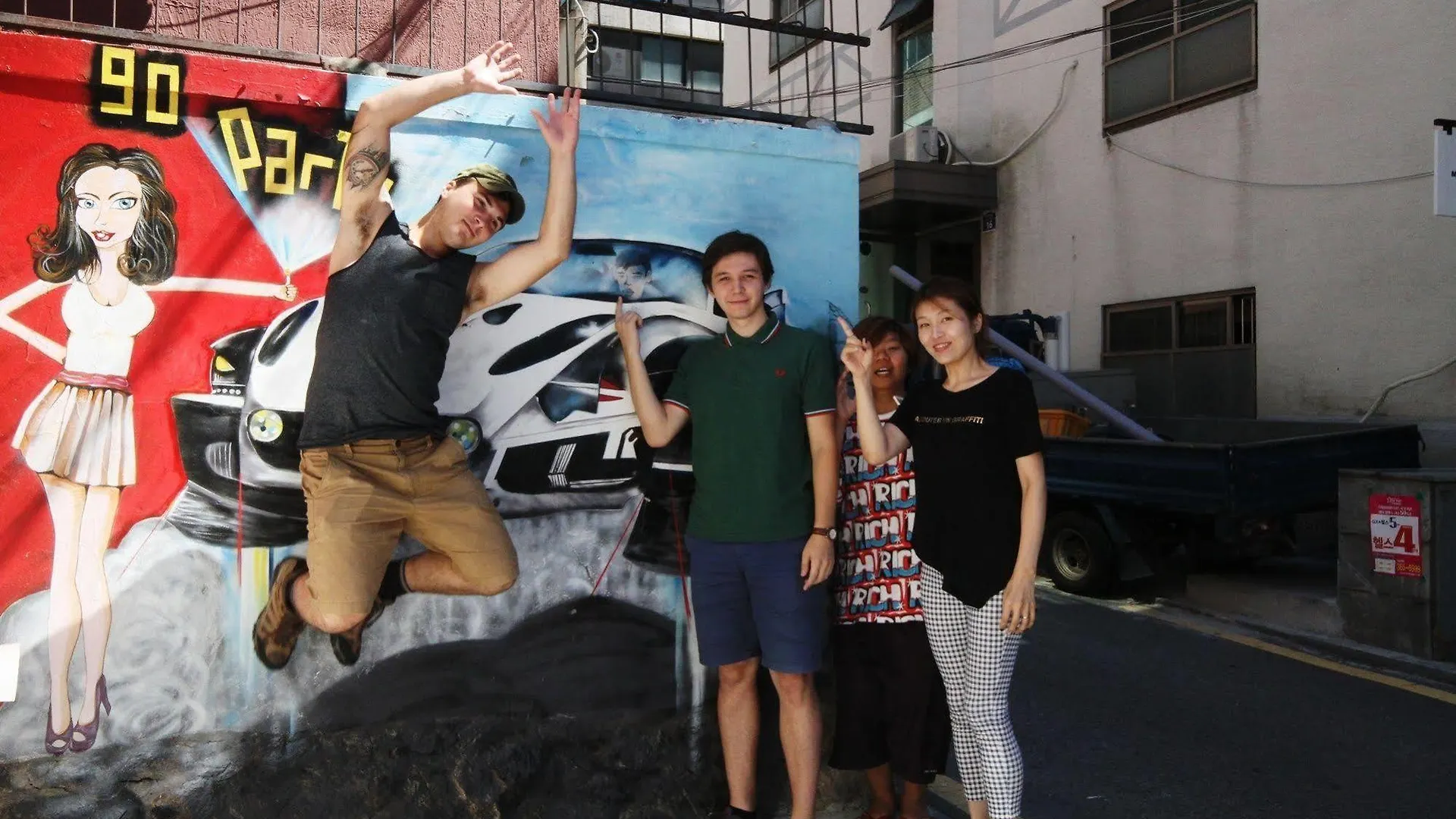 Time Travelers Party Hostel In Hongdae Soul