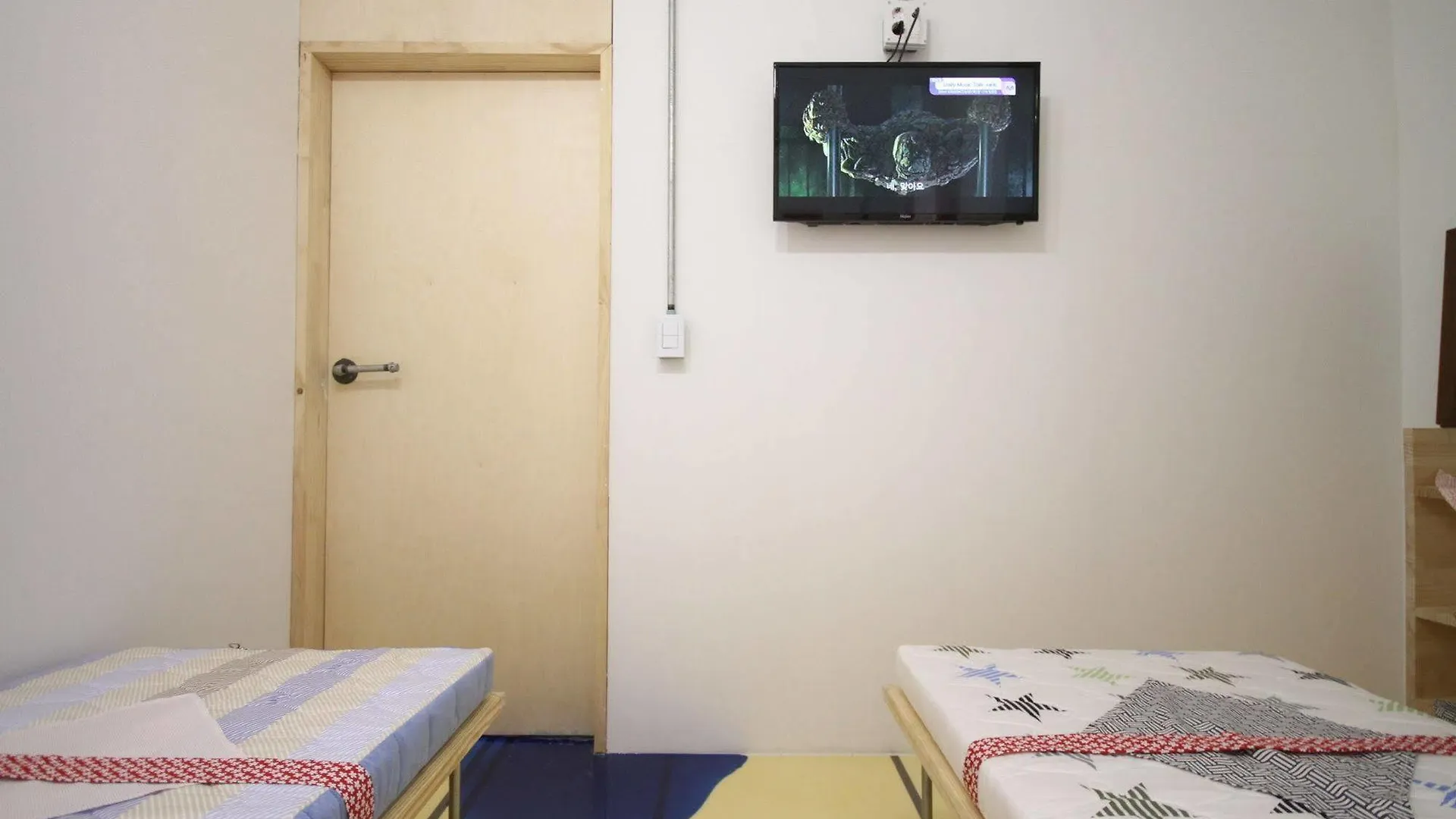 Time Travelers Party Hostel In Hongdae Soul 0*,