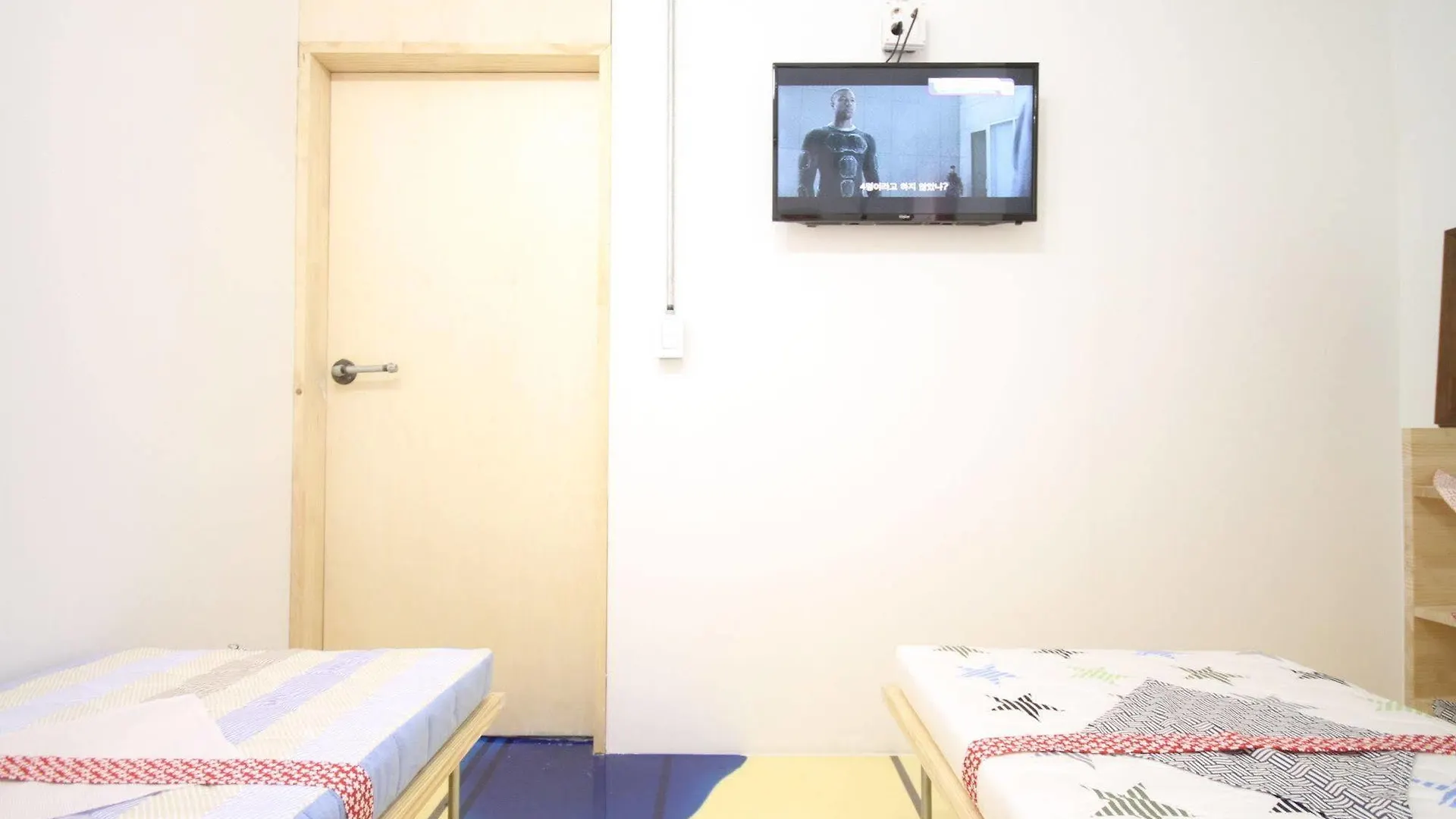 Time Travelers Party Hostel In Hongdae Soul