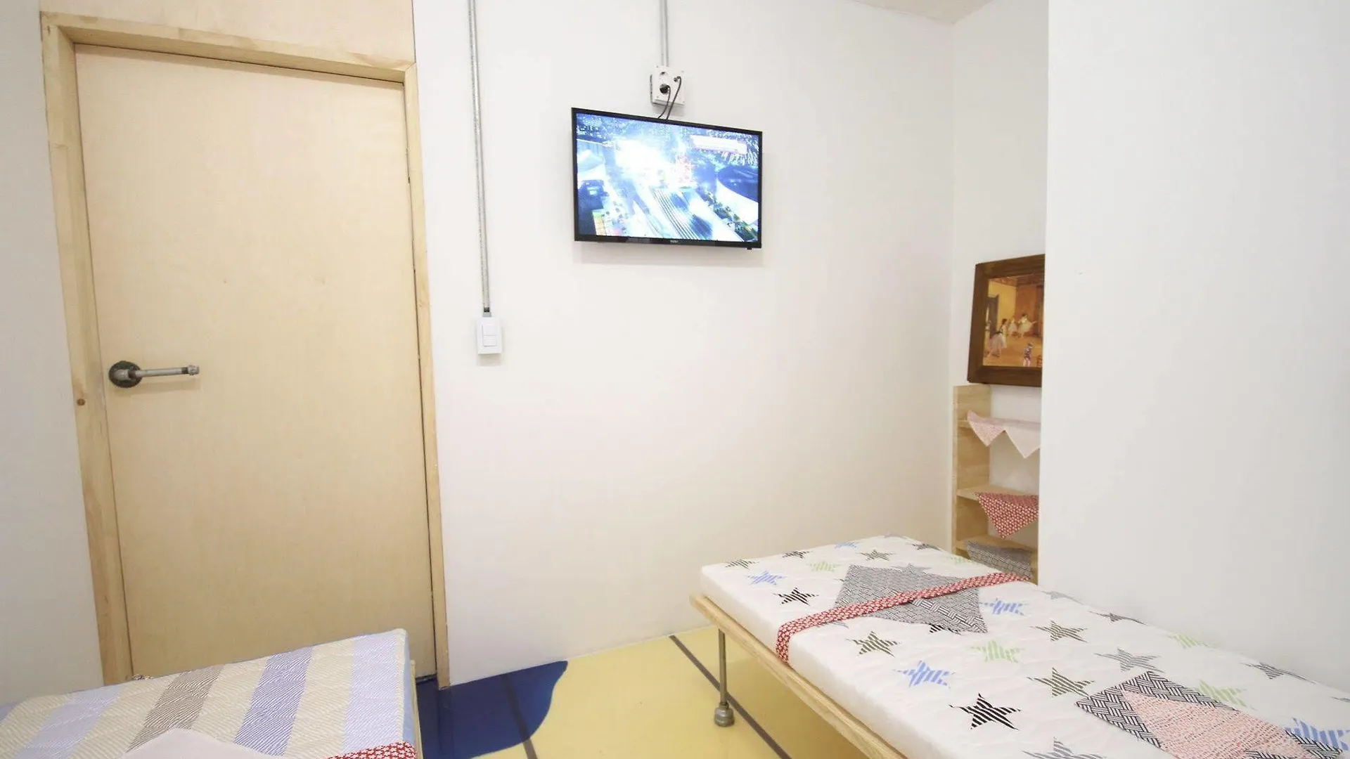 Time Travelers Party Hostel In Hongdae Soul