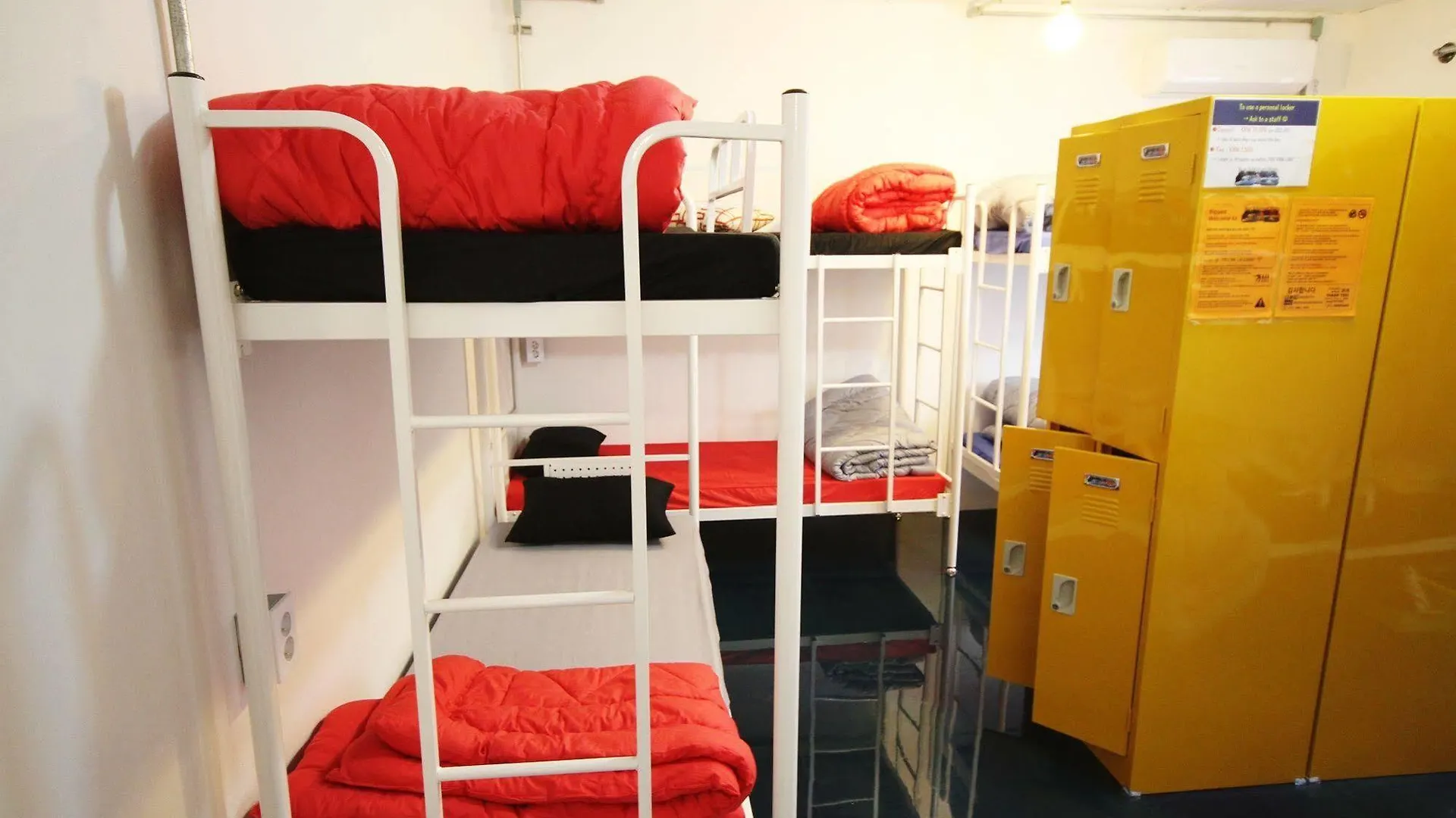 Time Travelers Party Hostel In Hongdae Soul